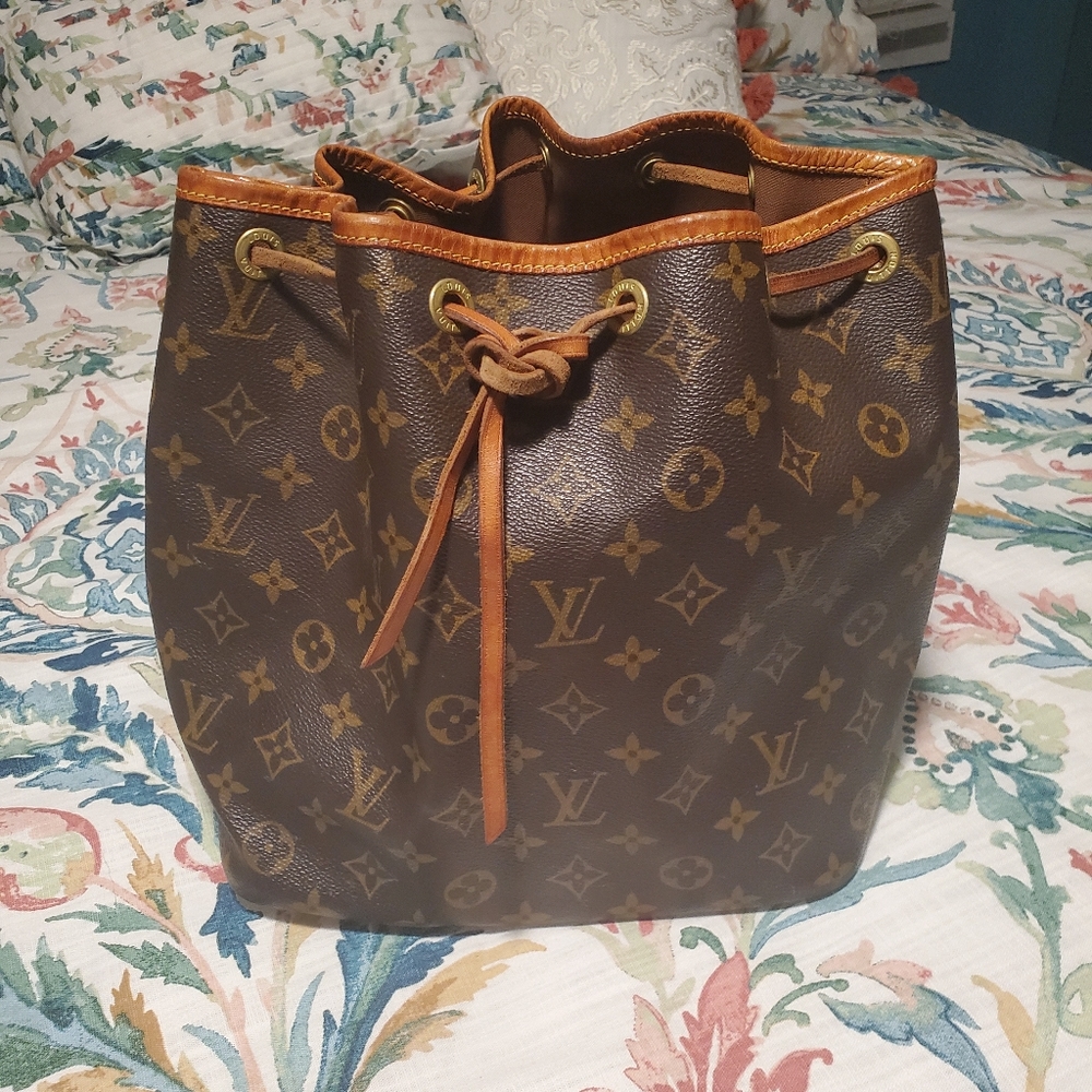Authentic Louis Vuitton Petit Noe